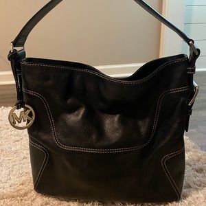 Black Michael Kors should bag